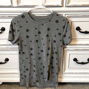 🐾Paw Print Tshirt 🐾